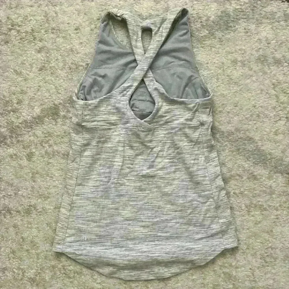 Lululemon top